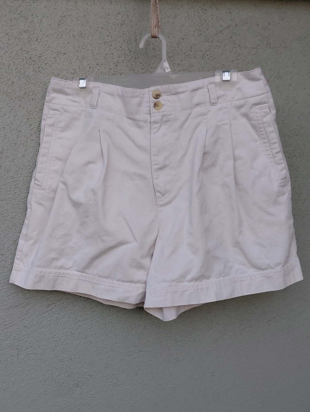 Vintage Partners High-Waist Ivory Pleated Shorts Women's 12